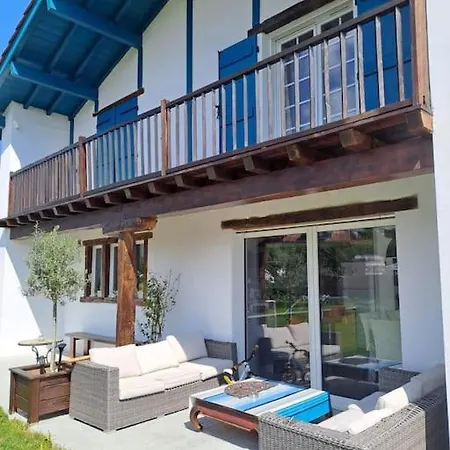 Belle Maison Basque Avec Piscine * Arcangues