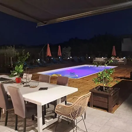 Belle Maison Basque Avec Piscine Villa